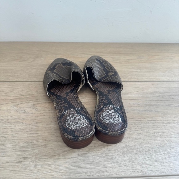 Vince Camuto Snake Printed Pointed Flats - Picture 3 of 6